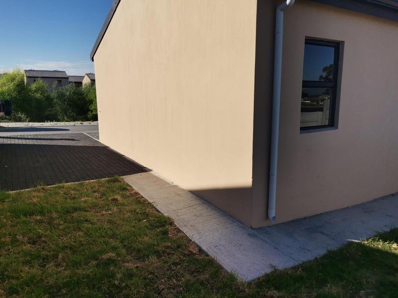 To Let 2 Bedroom Property for Rent in Austinville Western Cape